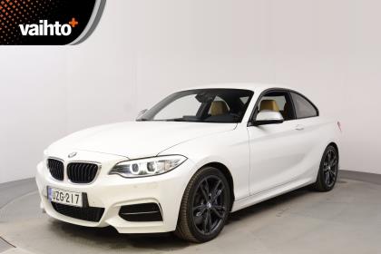 BMW M235 F22 Coupe A xDrive / Adapt M alusta / Harman&Kardon / Kamera / Nahkasisusta / Pro navi / Suomi-auto