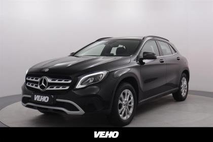 Mercedes-Benz GLA 180 A Premium Business / Älypuhelimen integrointi /