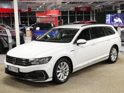 Volkswagen Passat Variant GTE Plug-In Hybrid 160 kW DSG-automaatti