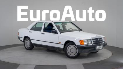 Mercedes-Benz 190 E 2,0 4d / *Museorekisterissä* / Alkuperäiskunto / Valkoinen väri & Sininen sisusta/