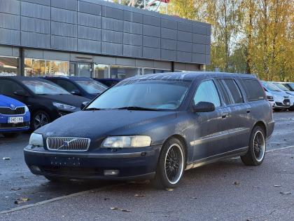 Volvo V70 2,4T - Tämä ajoneuvo myydään Huutokaupat.com:ssa!