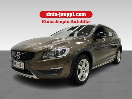 Volvo V60 Cross Country D3 Summum aut - Nahkaverhoilu, Vetokoukku, Webasto, Navigointi, Parkkitutkat