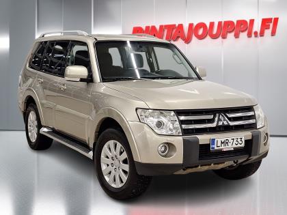 Mitsubishi Pajero 5ov 3828cm3 A - 7-Paikkainen vetojuhta. Vetokoukku, Nahkapenkit, Peruutustutka, Vakionopeudensäädin