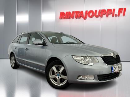 Skoda Superb Combi 1,8 TSI Ambition Business DSG Autom. - 2xrenkaat ja vanteet, navi, tutkat, huoltokirja, isofix