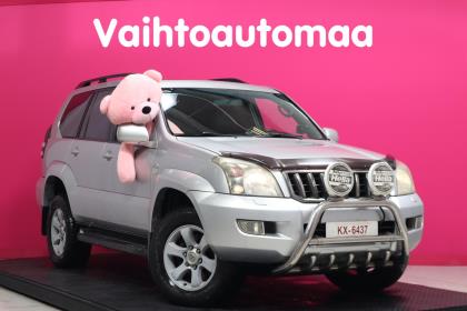 Toyota Land Cruiser 3.0D4D Executive 2om / Webasto kaukolla / Merkkihuollettu / Nahat / Kattoikkuna / 8-paikkainen