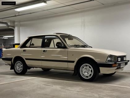 Peugeot 505 GR *Hienokuntoinen legenda*TARJOUSHINTA*